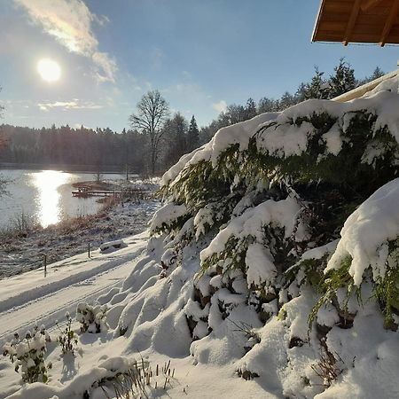 Ezerkalni Raiskums Exterior foto