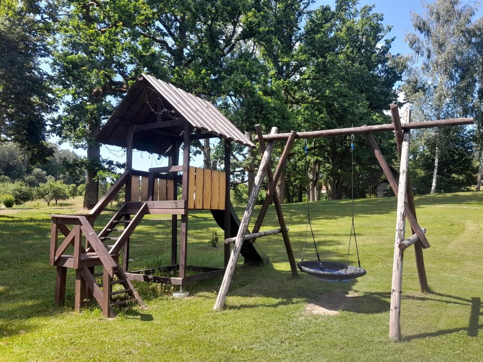 Ezerkalni Raiskums Exterior foto