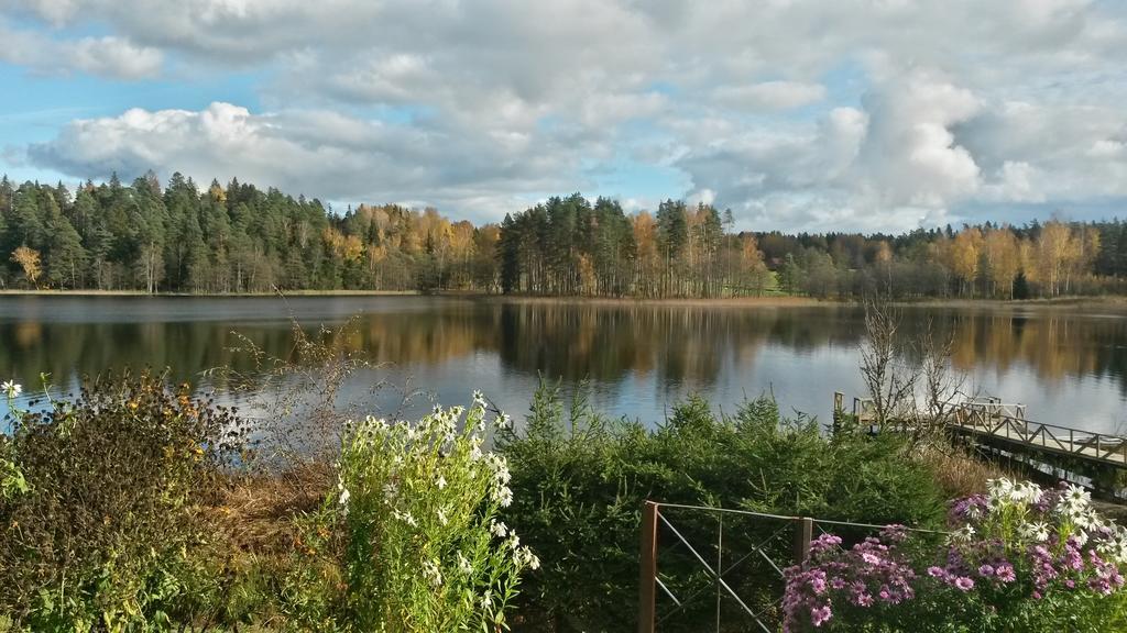 Ezerkalni Raiskums Exterior foto