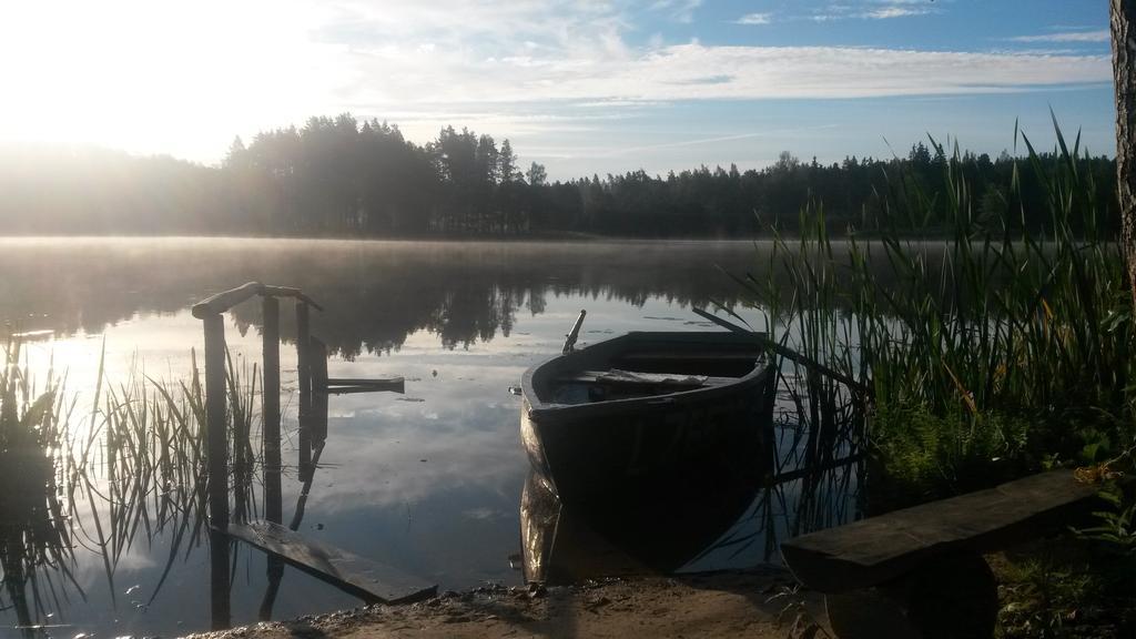 Ezerkalni Raiskums Exterior foto