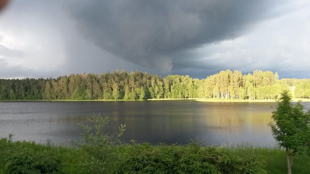 Ezerkalni Raiskums Exterior foto